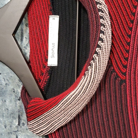 Skovhuus | Geometric Abstract Cowl Neck Black Red Pullover Tunic Sweater - Picture 3 of 11